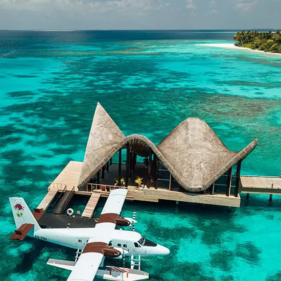 馬爾地夫嬌麗Joali Maldives : 早鳥訂房享65折+雙人晚餐免費 , 60天前預訂 , 即享2位12歲以下小孩免吃住